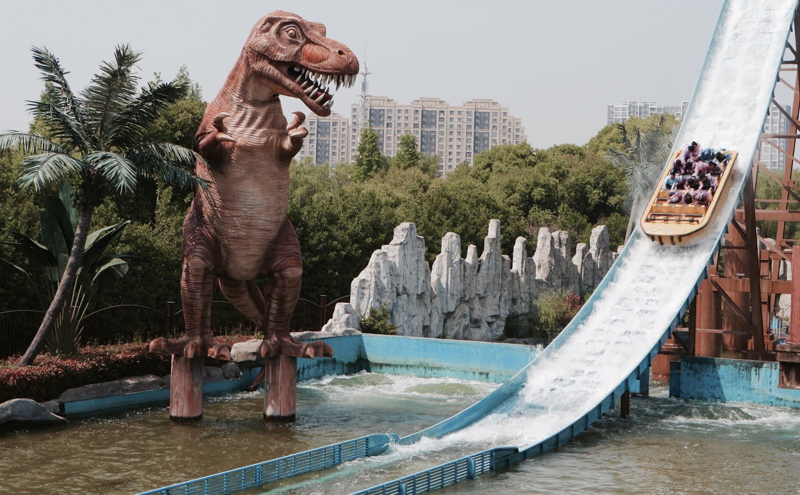 Feature image of Are You A Dino Fan With a Bikini? Jurassic Water World Awaits, For Free!