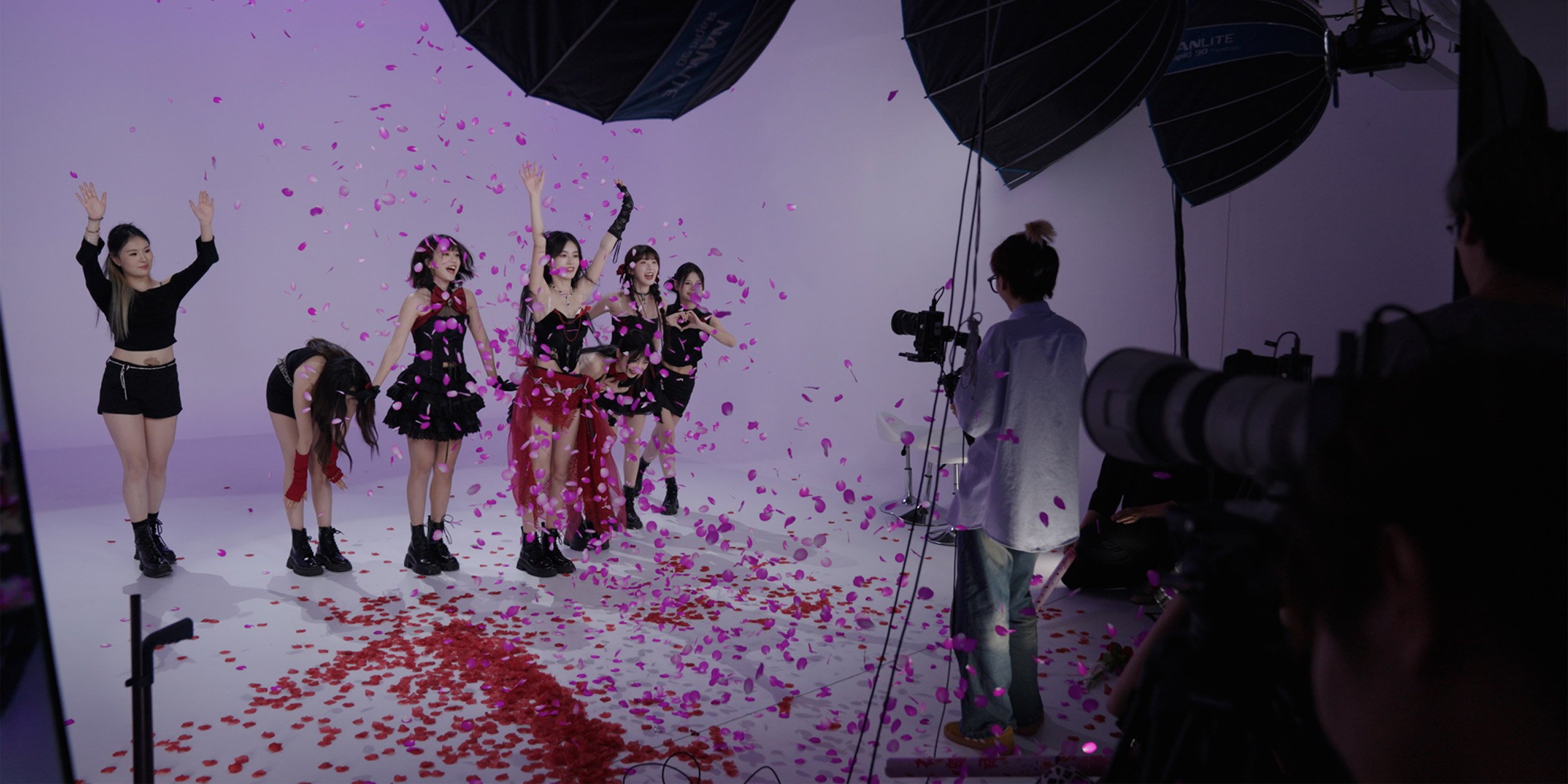 Feature image of China’s Group Dance Livestreaming Camerawork is Next Level