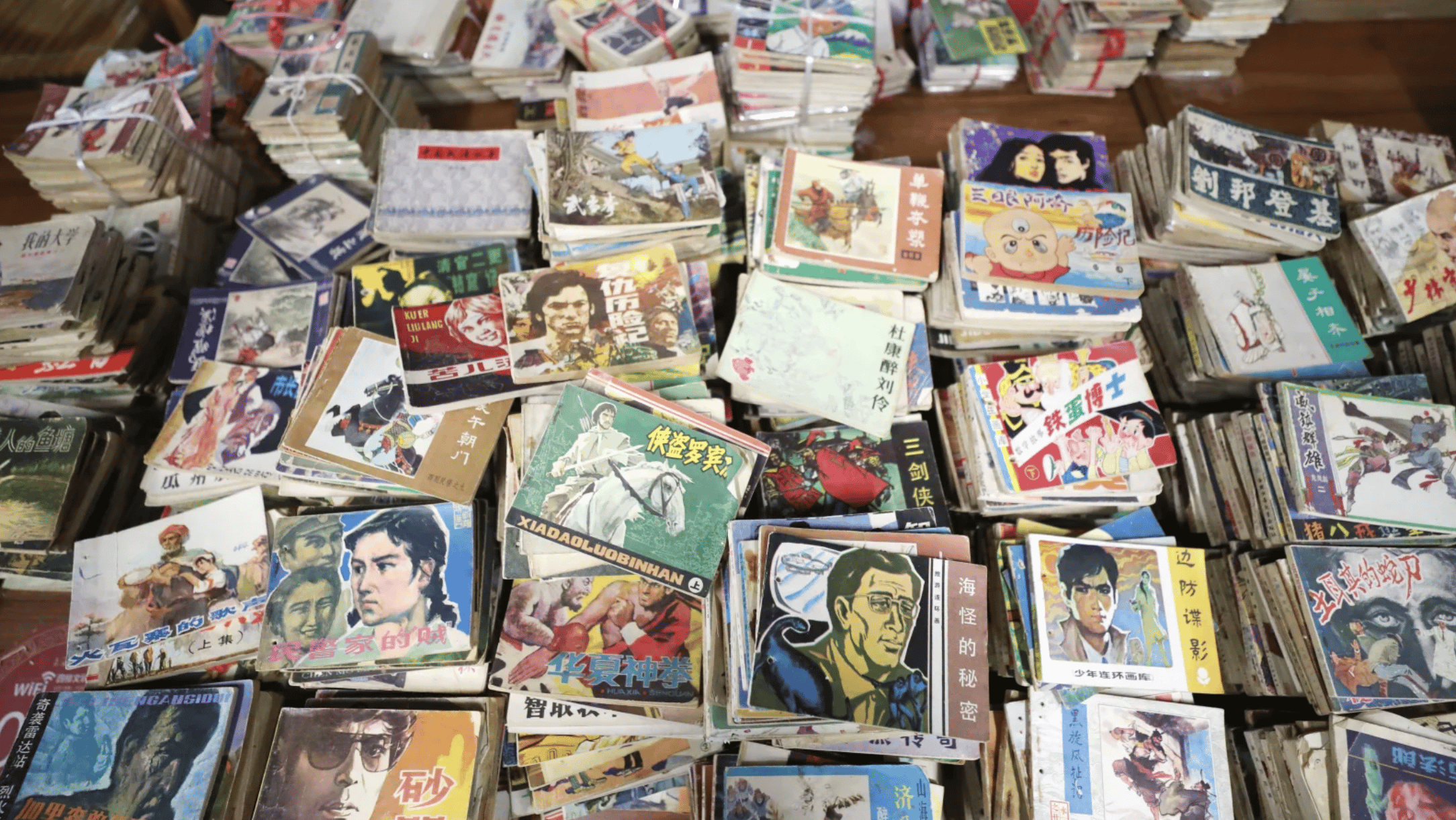 Feature image of Shanghai’s Vintage Book Market Reopens, Reviving a Bygone Era