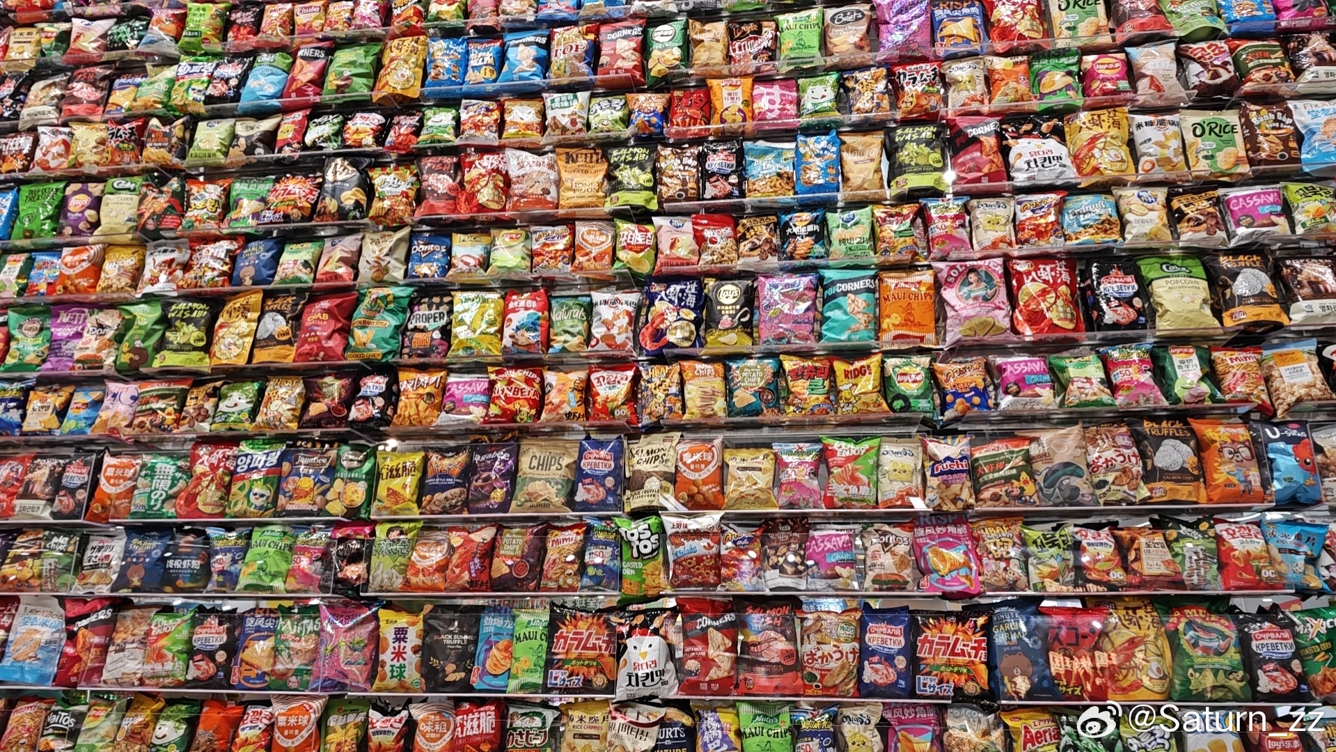 Feature image of You Can Now Snack Till You Drop at China’s New Snack Megastore