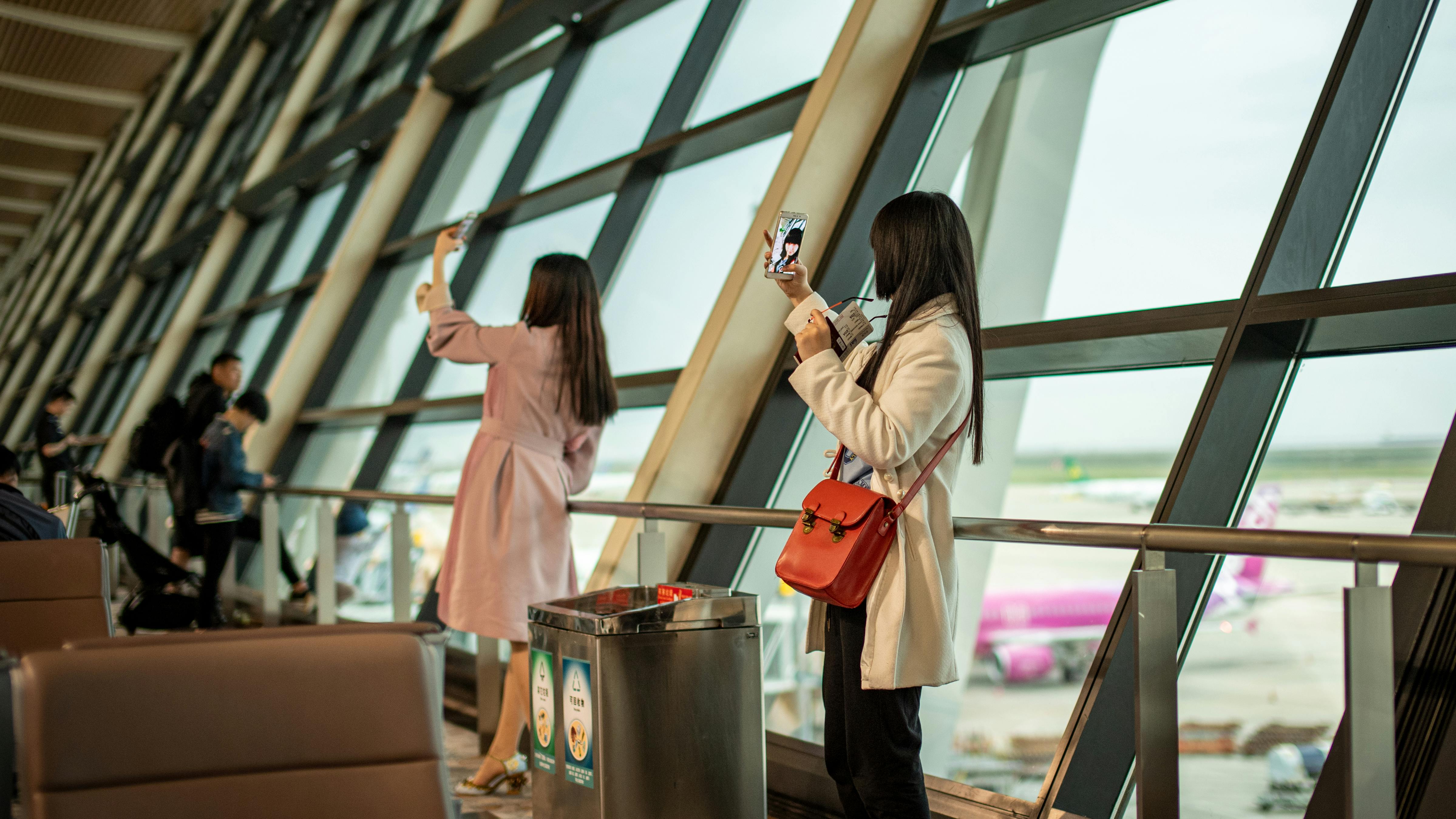 Feature image of China’s Staycation Trend: Taking Time Off From Efficiency Culture