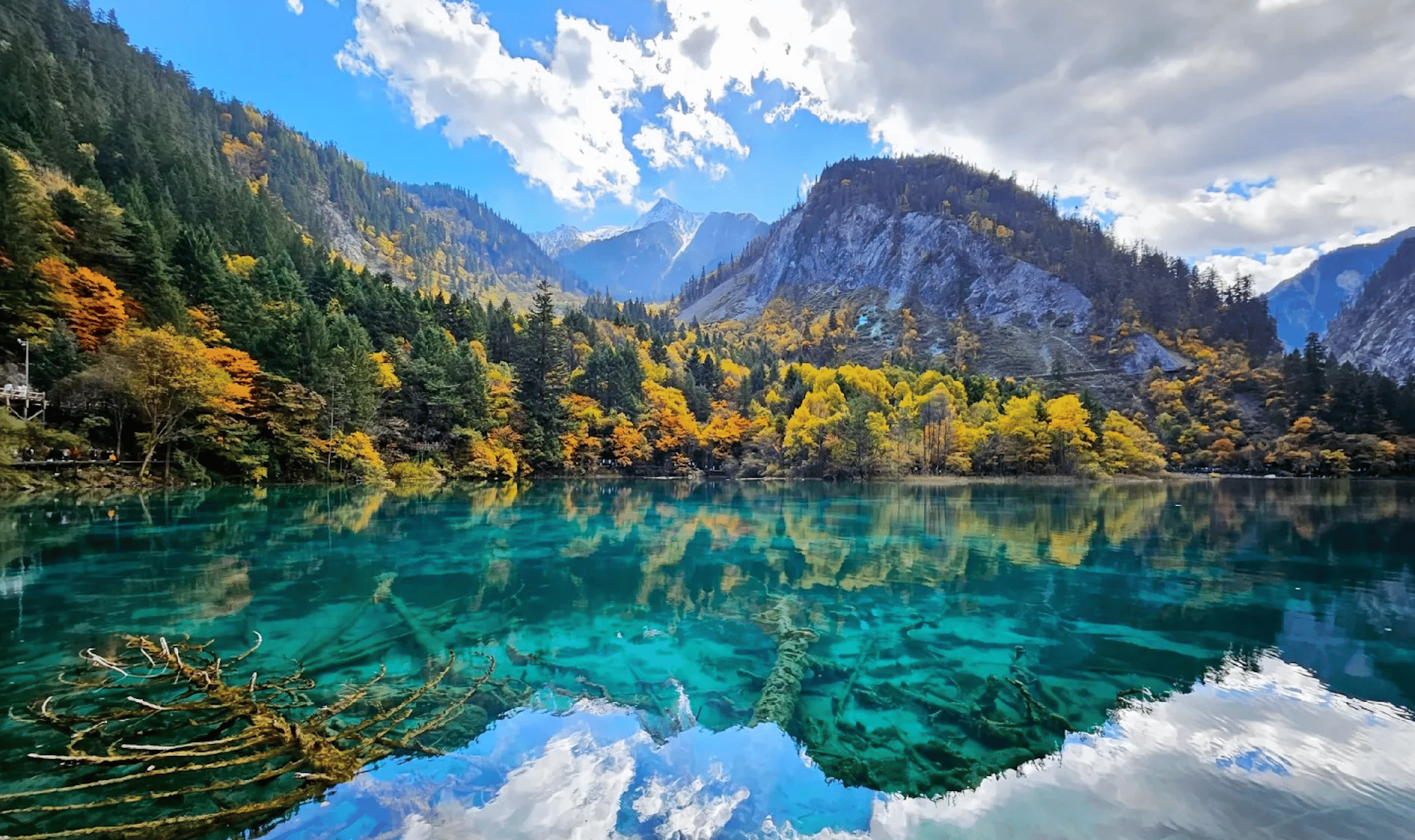 Feature image of Is China Falling Out of Love With Its 5A Tourist Attractions?