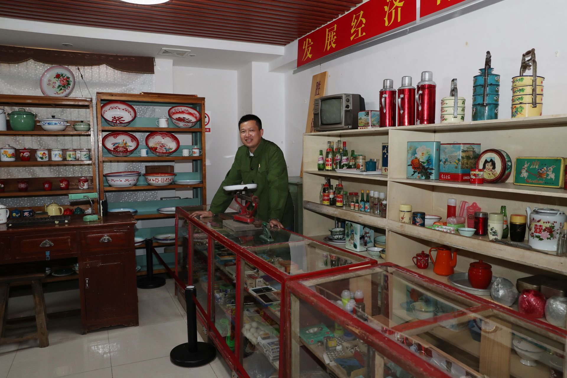 Feature image of Nostalgia in the Aisles: Why China is Reviving the Rural Co-op Store
