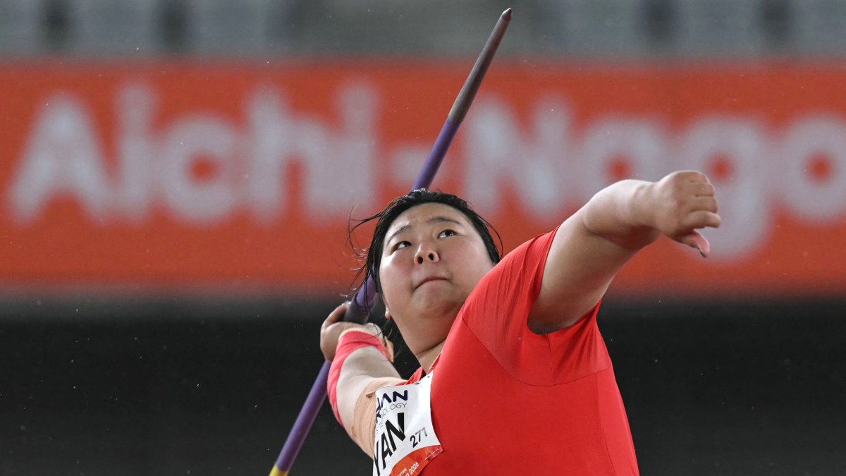 Feature image of Meet the “Monster-Level” Teenage Javelin Athlete Who’s Breaking Records