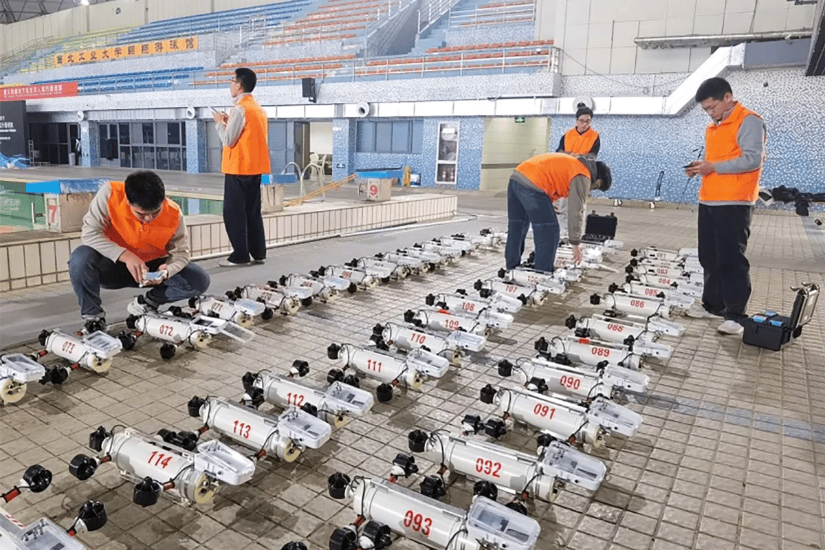 Feature image of China Breaks Guinness World Record with Underwater Drone Swarm