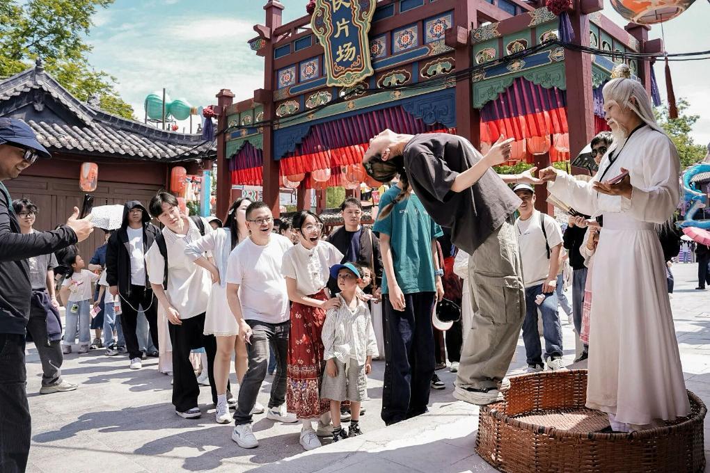 Feature image of Forget Disney: China’s Theme Parks Have Their Own Stories to Tell