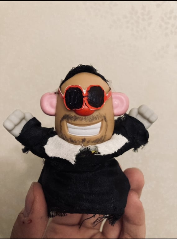 A netizen transformed Mr. Potato Head to Bandit Zhang, Jiang’s role in his film Let the Bullets Fly