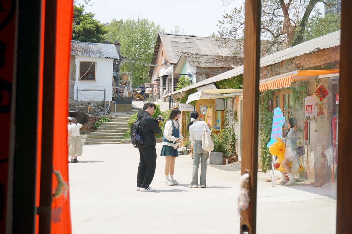 KOL Tourists Jingdezhen