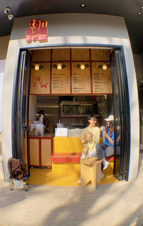 Holly Lian and Kiki Wong at their jianbing takeaway spot called Tan 摊. Photo by Sammi Sowerby