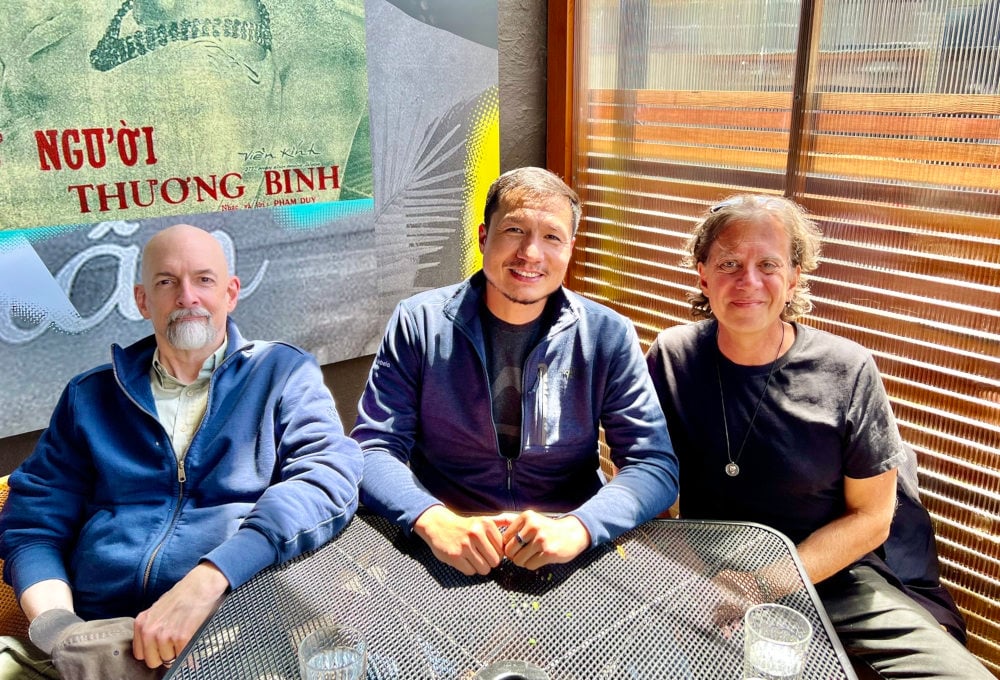 Alvin at lunch with Neal Stephenson and Tony Parisi in Seattle in July 2022