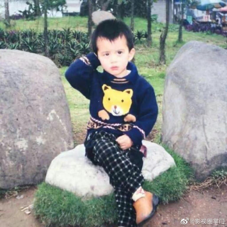 a young dylan wang in chengdu