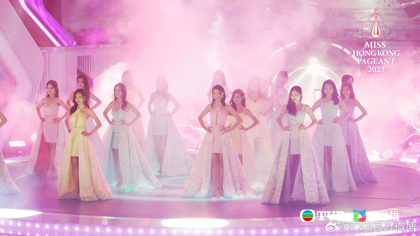 the seventeen miss hong kong contestants in opening ceremony