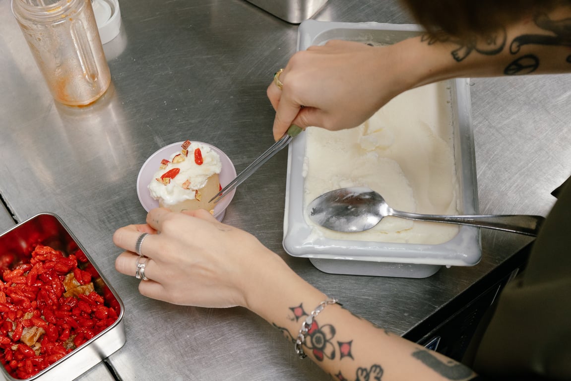 Plating dessert