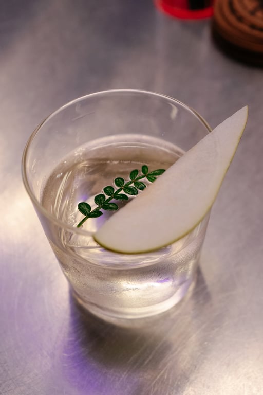 Gin pear cocktail