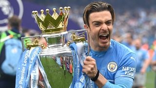 Jack Grealish cu trofeul Premier League 2021/22