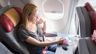 LG TONE Free T90S folosite într-un avion