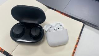 Bose QuietComfort Earbuds 2024 vs AirPods 4 cu ANC