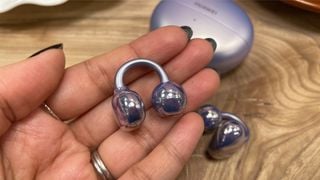 Căști intraauriculare: Huawei FreeClip