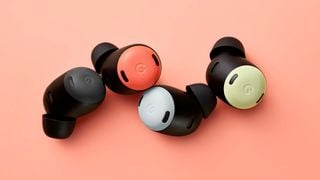 Google Pixel Buds Pro în patru culori pe un fundal roz.