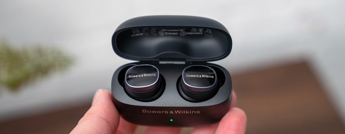 Bowers & Wilkins Pi8 în carcasă