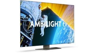 Philips OLED809 Ambilight TV cu un astronaut pe ecran