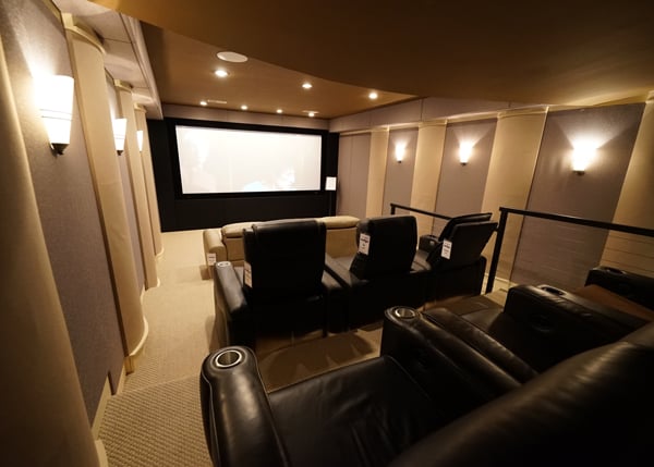 Sala de cinema înainte de renovări