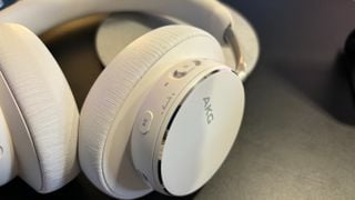 AKG N9 Hybrid în alb