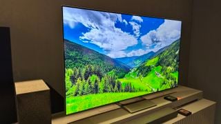 Televizor Samsung Q70C QLED