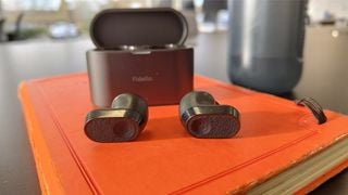 Căști intraauriculare cu anulare a zgomotului: Philips Fidelio T2