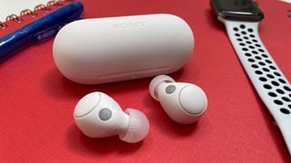 Căști wireless cu anulare a zgomotului: Sony WF-C700N