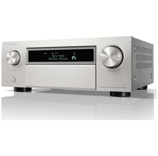 Denon AVC-X6800H pe un fundal alb