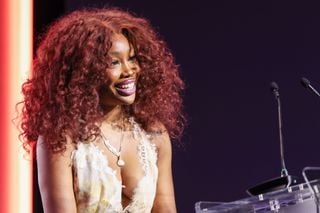 SZA la Variety Hitmakers, prezentat de Sony Audio la Nya West pe 2 decembrie 2023 în Los Angeles, California. 