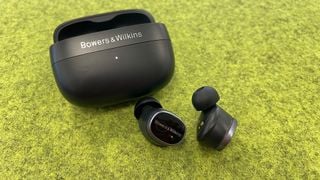 Căști intraauriculare wireless Bowers & Wilkins Pi8