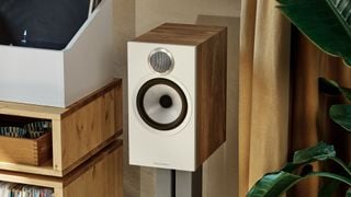 Boxe de raft: Bowers & Wilkins 606 S3