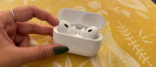 Apple AirPods Pro 2 în carcasă USB-C
