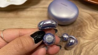 Căști intraauriculare: Huawei FreeClip