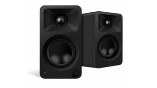 Boxe de birou Kanto Audio ORA4 negre pe un fundal alb