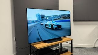 Televizor LG OLED55B3 de 55 de inchi, din față, unghi frontal