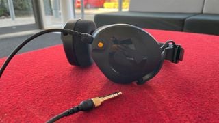 Căști cu fir: Røde NTH-100