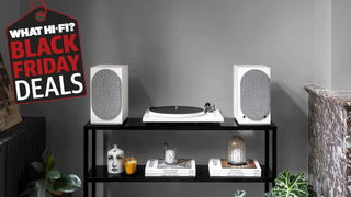 Triangle AIO Twin cu pick-up asortat și grafică Black Friday