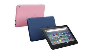 O grafică cu trei Amazon Fire 7 în roz, albastru și negru