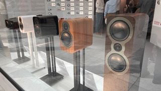 Q Acoustics 3000c toate boxele din gamă expuse
