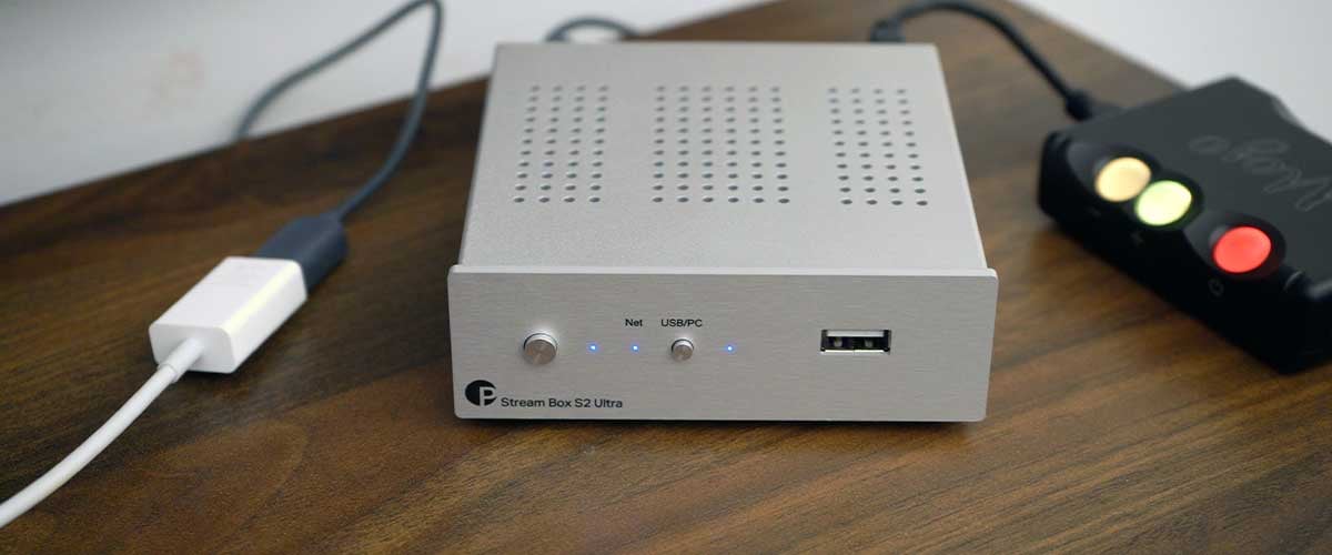 Pro-Ject Streambox S2 Ultra conectat la un Chord Mojo DAC