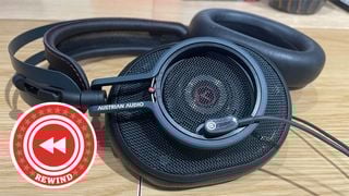 Ceas retro Cești de la Austrian Audio