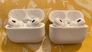 Apple AirPods Pro 2 cu carcasă Lightning și carcasă USB-C