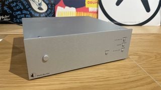 Preamplificator phono: Pro-Ject Phono Box DS2