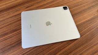 Tabletă: Apple iPad Pro 12.9 Generația a 6-a