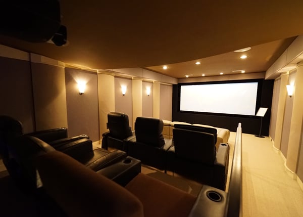 Sala de cinema înainte de renovări
