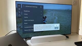 Televizor OLED: LG OLED42C3