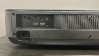 Proiector cu aruncare ultra-scurtă: Hisense PL1TUK